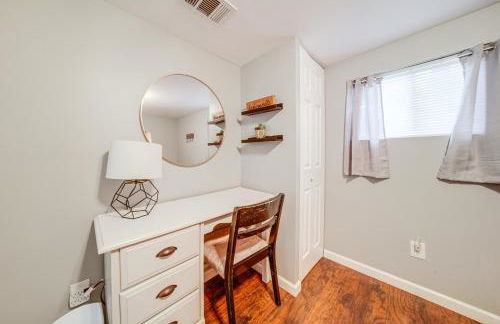 Walk to GOTL strip! Family cottage with laundry - Foto 18