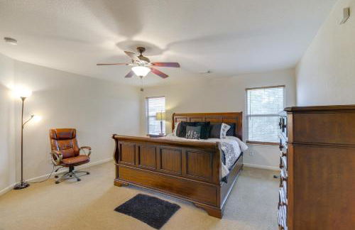 7 Mi to Downtown Baytown Spacious Home with Yard - Foto 14