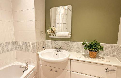 Tutu Suite - Stylish & Quiet City Centre 2 Bed Apartment I Free private Parking & Fast WiFi - Foto 3