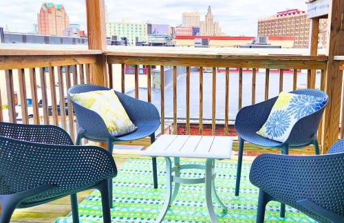 Jennifer's Chic Downtown City Views Private Deck - Foto 5