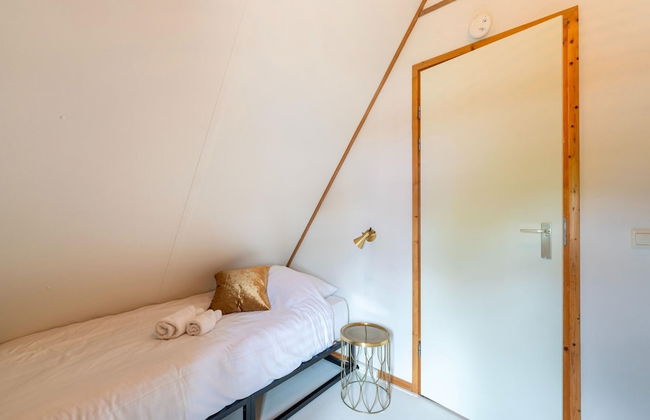 Holiday Home by Zuidlaardermeer With Jetty - Photo 3