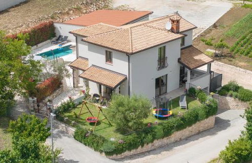 4 Bedroom Gorgeous Home In Nova Vas - Foto 2