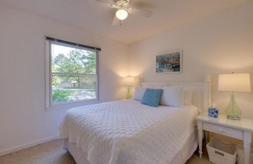 Scenic Smith Mountain Lake Getaway with Deck and Dock! - Foto 22