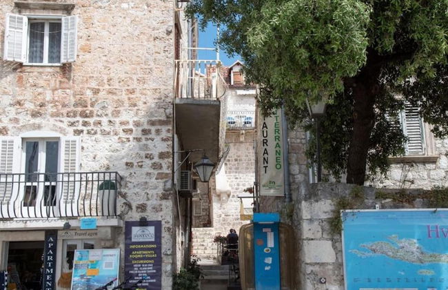 Old Town Hvar Apartment - Photo 9