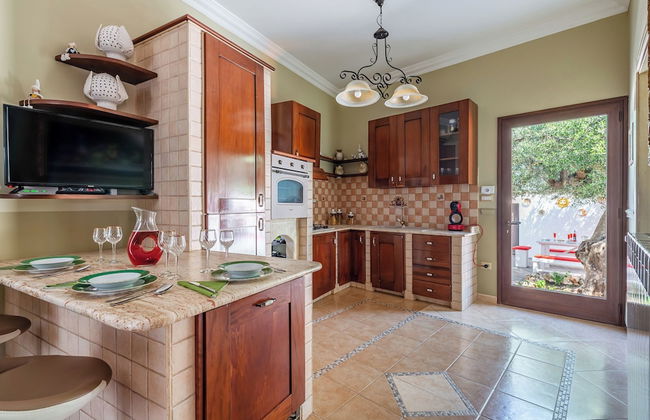 Villa Simone Vacation Villa With Wifi - Photo 6