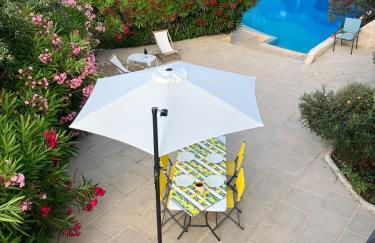 Appartement à Anthéor avec vaste piscine, vue mer et montagne - Foto 1