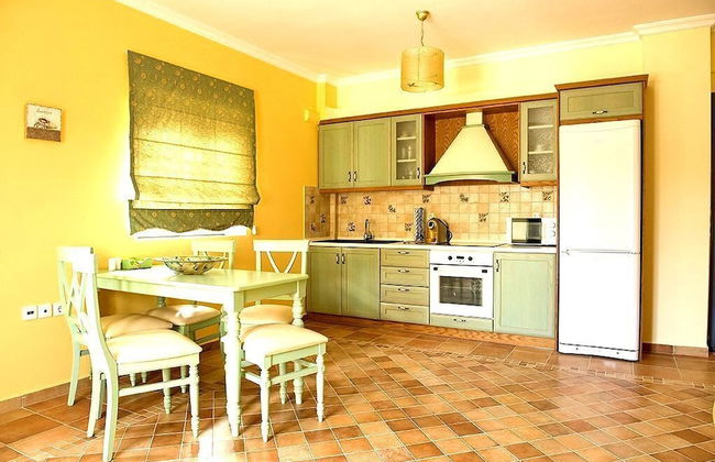 Nautilus Luxury Suites - Photo 16