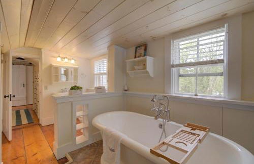 Short drive to town and popular beaches - Photo 21