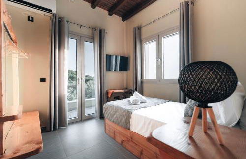 Villa Di Leon - Uniquely Designed Villa with Pool in a Picturesque Village near Famous Porto Limnionas, Offering Exceptional Hospitality By Villa Mana Gers - Photo 8