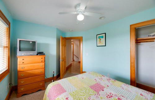 Quiet Hatteras Duplex with Decks about 1 Mile to Beach - Foto 20