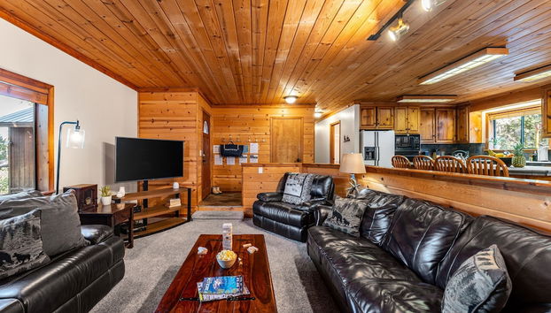 Whiskey Springs by Avantstay Classic Cabin Near Tahoe Donner Ski Area - Foto 5, Habitación