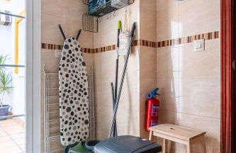 Piso con patio privado y parking Nervión Sevilla - Foto 25