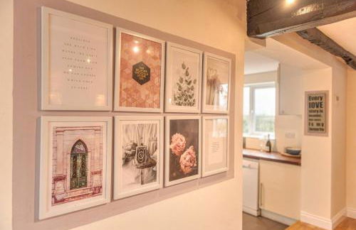 Charming Cottage Stunning Views - Pass the Keys - Foto 35