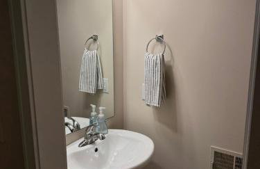 Elegant & Modern Plymouth 3-bed 25-bath Townhome - Foto 20