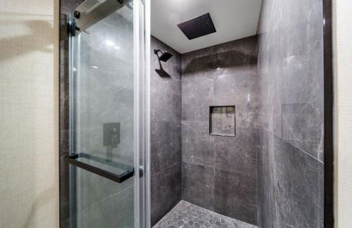 New Modern Studio - Stunning Ocean view - Photo 19