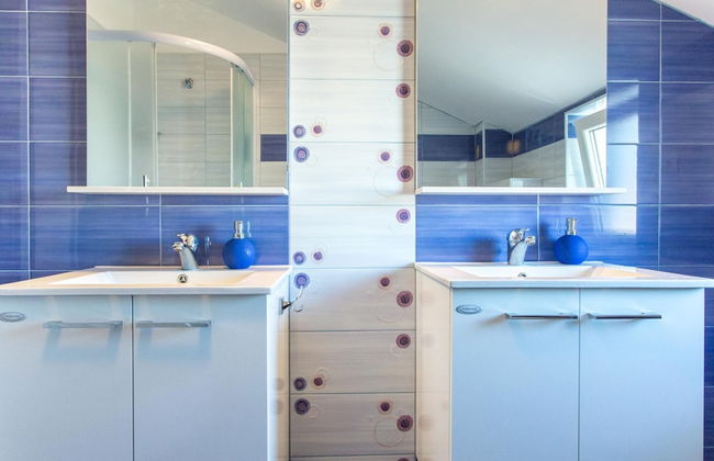 Scenic Elegant Apartments Krk With Balcony and Pool - Photo 52