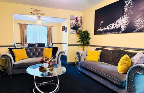 Large 3BR Home for Families and Work Stays With Fast WIFI - Foto 17