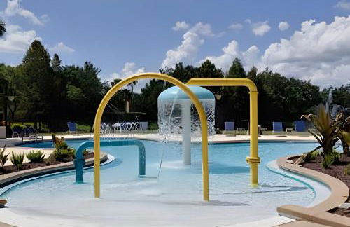 Runaway Beach Club Condo near Disney - Foto 23