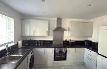 Cosy Panoramic Sea Views with North Dock Balcony - Foto 20