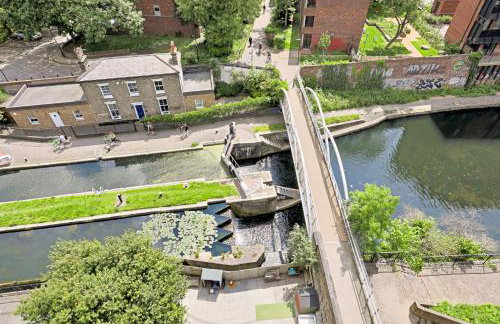 Canary Wharf Escape - Stylish 2BR - Canal Views & City Lights - Foto 10