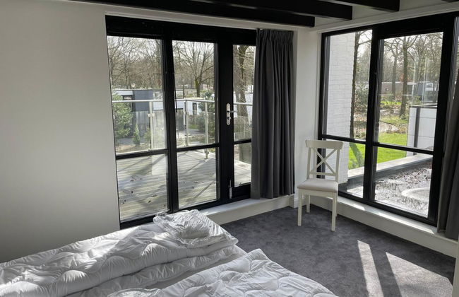 3 bedroom House in Arnhem with swimming pool and garden - Photo 2