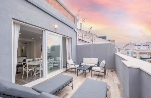 Modern Penthouse with Private Terrace - Photo 11