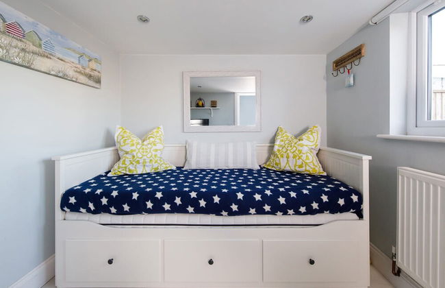 4BR Beach House Sleeps 10 - 5 Mins Walk to the Sea - Foto 74