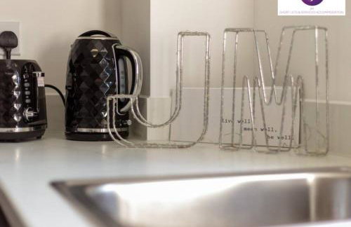 Stevenage Luxury 1Bed Apartment - Sleeps 4-WIFI-Free Parking- By JM Short Lets & Serviced Accommodation - Foto 9
