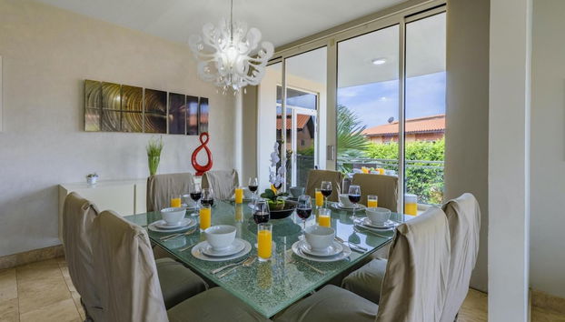 4BR 3BA w Pool Sleeps 10 200m From Eagle Beach - Foto 5, Habitación