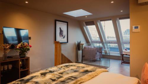 Loft Room with King Size Bed with En Suite Bath - Foto 1