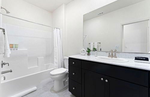 Stylish Sleek 4BR Nevada Home Near Downtown Reno - Foto 39