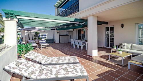 LCR4 - Large 3-Bedroom Apartment Near Beach - Foto 1, Other