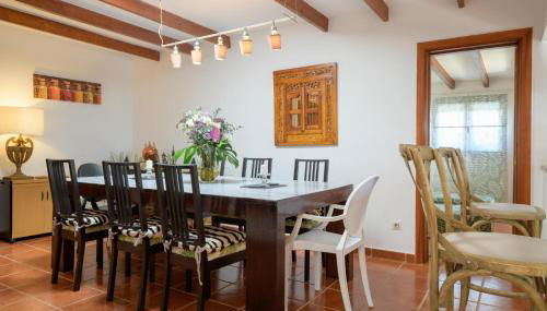 Boutique Boho Glam Villa With Private Pool - Photo 5