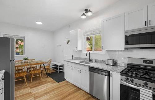 Bloomfield, Shadyside !2 Modern and Spacious Two Bedroom Apt with Free Parking - Foto 8