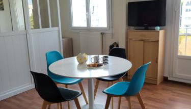 Bel appart avec parking, proche centre et plages - Foto 2