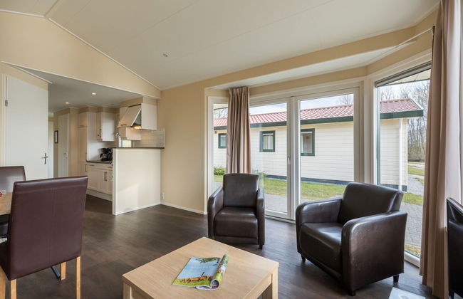 Well Furnished Mobile Home with Dishwasher near Water - Photo 4