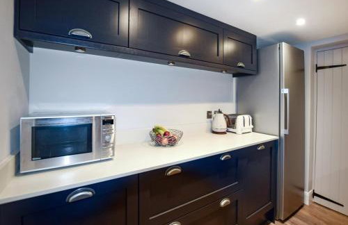 4 Bed in Ningwood oc-ic048 - Photo 6