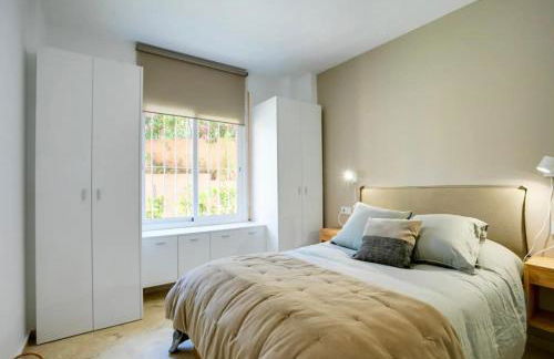 No10 - Beachfront Estepona close to port, 2 bedroom, 2 bathroom, sleeps 5 - Photo 16