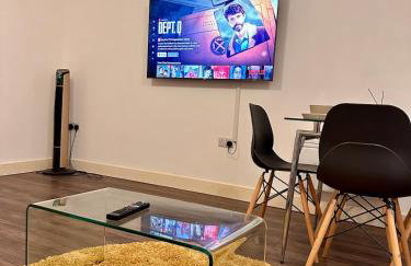 1 Bedroom Apartment- Free Parking, Broad St, City Centre - Photo 11