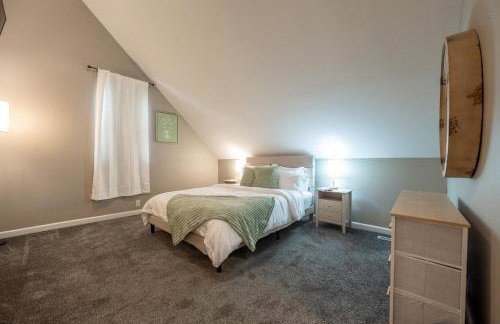 Near Downtown-2 En-Suites - Garage - Sleeps 9 - Foto 19