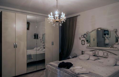 CASA DEL SOLE APPARTAMENTO N° 2 WHITE AND GOLD ROOM - Foto 28