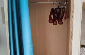 Quiet Studio with Private Parking - Photo 7