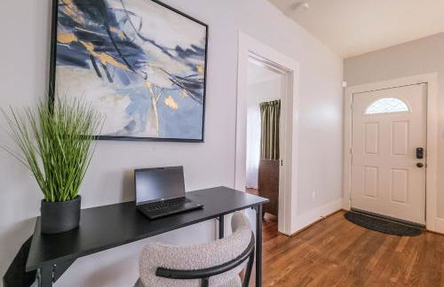 Lindale Charming Home Sleeps 4 Yard WiFi - Foto 13