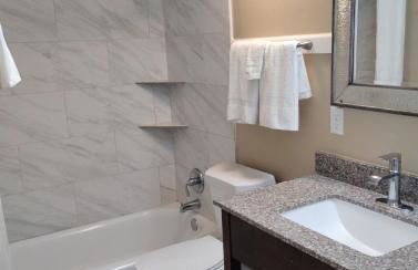 Gated 1 King BedRoom 1 Bath Apt with Full kitchen 133 - Foto 16