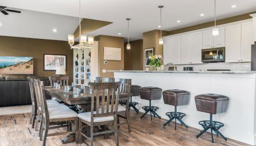 Golf in Luxury - 4BDR Home on Agaming Golf Course - by Torch Lake - Foto 3, Other