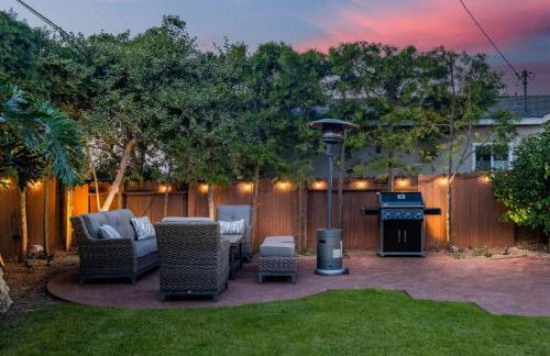 Luxury Retreat with Private Yard close to Beaches and FIFA Sleeps 10 - Foto 9