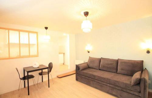 Disponible - Appartement Entier Rénové - Canapé Lit Emma - RERB, 5mn Paris - 2 pers - Parking Rue Gratuit - Tout équipé - 1er étage - 3 - Foto 15