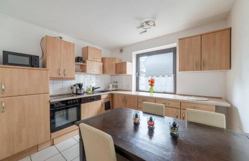 Schöne, möblierte Wohnung mit Balkon und Tiefgarage - Foto 5