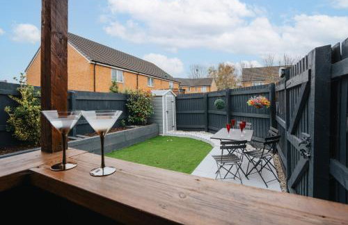 2 Bedroom Home with Garden and Free Parking - Foto 48