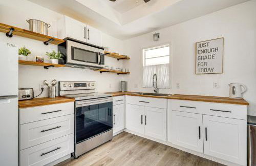 1 Mi to Gulf Coast! Couples Retreat in Long Beach - Foto 2